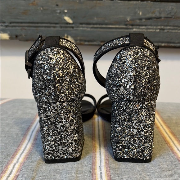 Bershka Black and Silver Heels with Block Heel and Open Toe Design - Picture 4 of 7